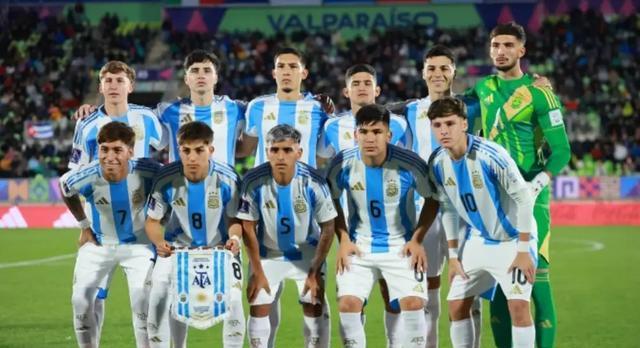 他们小组赛, 的非常强势