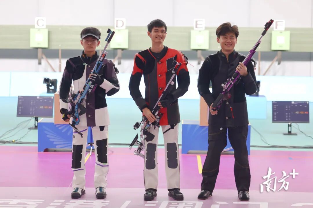 卷了, 的男子 卷了, 的男子